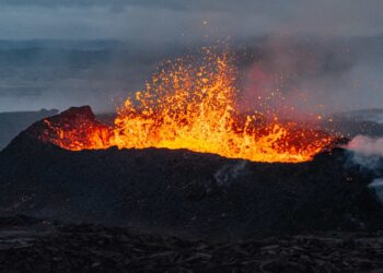 Mount Spurr volcano eruption