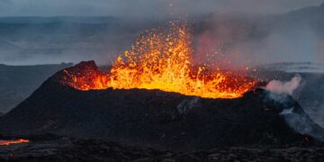 Mount Spurr volcano eruption