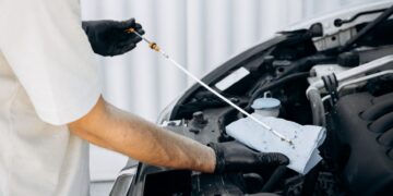 Car Manufacturers Say Goodbye to Oil Dipsticks