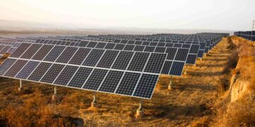 China Covers Desert With Solar Panels in Massive Project That Could Permanently Alter the Global Ecosystem