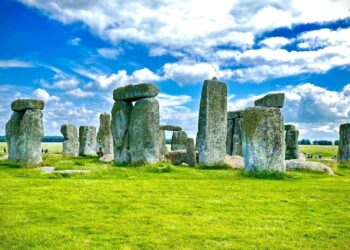 Scientists Find Human Fingerprint on Stonehenge Slab, Changing Everything