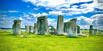 Scientists Find Human Fingerprint on Stonehenge Slab, Changing Everything