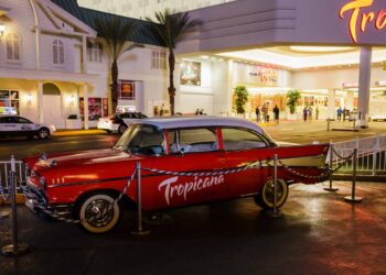 Shocking End for a Vegas Legend—Why Tropicana Was Torn Down Despite Its Iconic Status