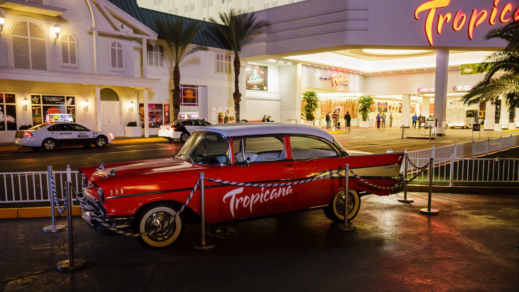 Shocking End for a Vegas Legend—Why Tropicana Was Torn Down Despite Its Iconic Status