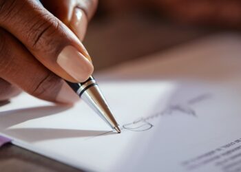 According to behavioral psychology experts, underlining your name when signing it reveals hidden personality traits