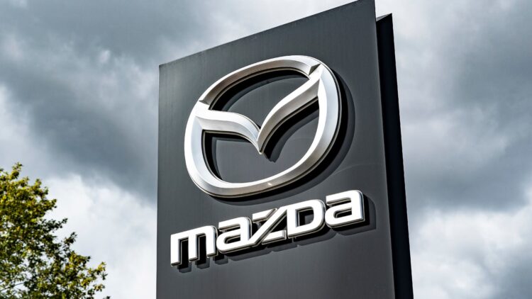 Mazda surprises the world with innovative 4-cylinder Skyactiv-Z gasoline engine