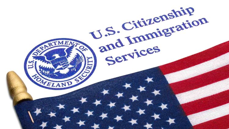 Donald Trump reactivates his controversial immigration veto and these are the countries affected