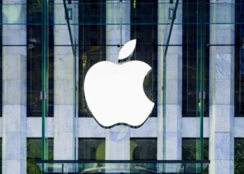 Apple launches its own video game platform and prepares to go head-to-head with PlayStation