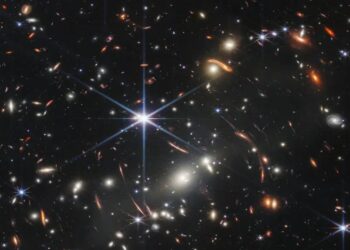 Confirmed - James Webb telescope photographs the center of the galaxy and reveals never-before-seen images of stellar chaos