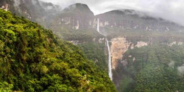 Archaeologists in Peru discover a lost city with more than 100 structures of ancient cloud forest inhabitants