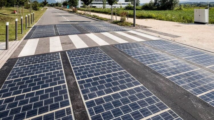 No tolls, no pollution - America inaugurates its first photovoltaic highway, marking a before and after in energy and transportation - clean energy and mobility come together in a historic project