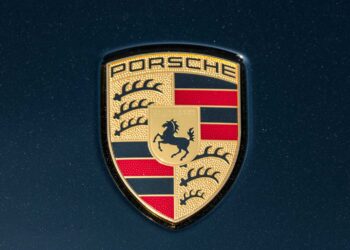 Porsche develops hidden hydrogen engine as industry goes electric