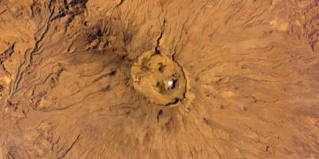 NASA discovers from space a glowing skull in the middle of the Sahara desert and its origin changes everything