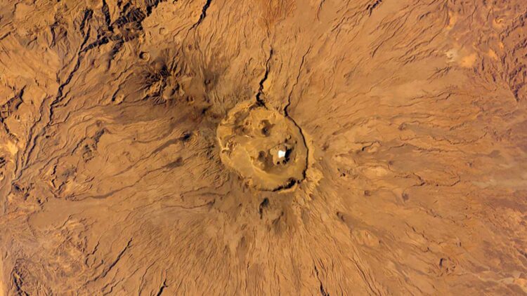 NASA discovers from space a glowing skull in the middle of the Sahara desert and its origin changes everything