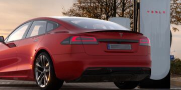 Bad news for Tesla Model S owners - this security flaw has prompted a massive recall - raises criticism and doubts about reliability