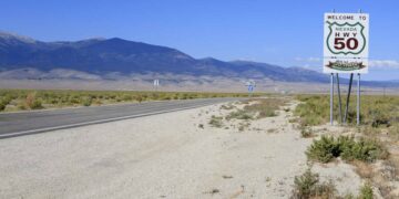The most disconcerting road in the U.S. looks like an optical illusion and no one dares to drive on it without a second thought