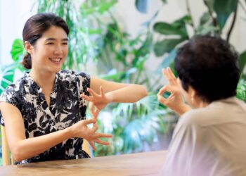 artificial intelligence doesn't understand sign language... and the errors are already worrisome