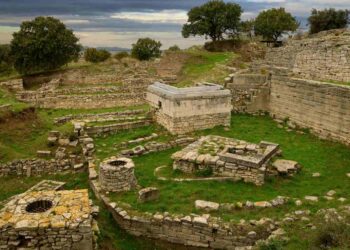 Archaeologists return to the city of Troy to unveil the secrets of the mythical war narrated by Homer