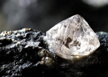 A teenager found a 7.44-carat diamond valued at nearly $1 million during a family vacation in Arkansas - What no one told you about Kalel's true story and the “Superman” diamond