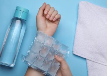 the accessory every senior should wear when going out in summer that can protect you from heat stroke