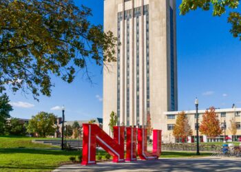 It's official - Illinois students will have direct admission to public universities with no need to apply starting in 2027