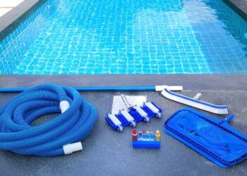 Goodbye pool cleaner - the cheapest and most surprising method to remove dirt from the bottom of the pool in minutes
