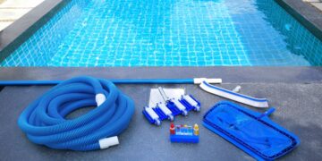 Goodbye pool cleaner - the cheapest and most surprising method to remove dirt from the bottom of the pool in minutes