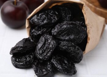 No yogurt, no supplements - this natural fruit is the ultimate ally for digestion and bone health in older women