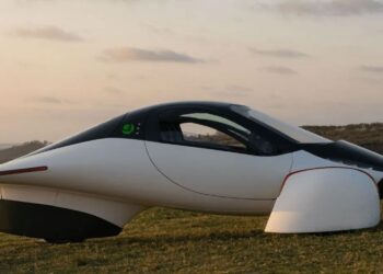 No gas, no plug - this solar car runs on sunlight and can go 1,000 miles non-stop, according to its creators