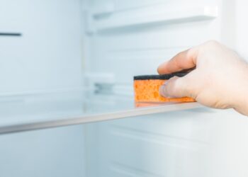 Goodbye ice packs - the game-changing homemade sponge trick that's taking this summer by storm