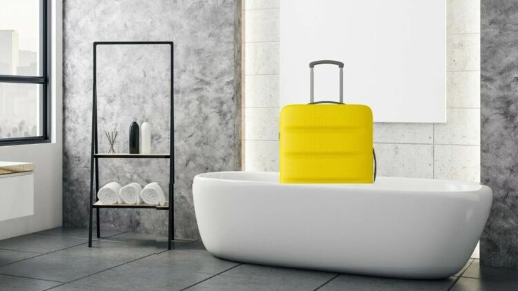 Always leave your suitcase in the hotel bathtub - an expert's advice to save your trip
