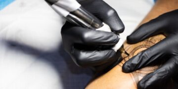 tattooing under general anesthesia can be deadly and this real case has set off all the alarms