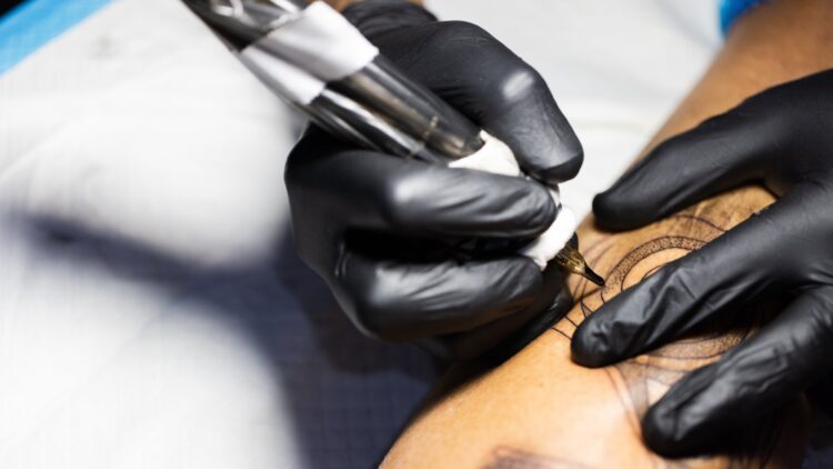 tattooing under general anesthesia can be deadly and this real case has set off all the alarms