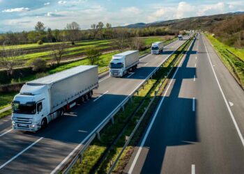New speed limit in the U.S. - truckers in this state will be required to drive at only 65 mph under a controversial law that is now official