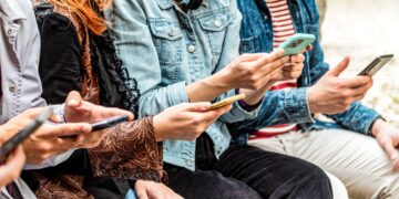 Confirmed by science - watching podcasts or online classes at twice the speed can harm your mental performance and cause cognitive overload