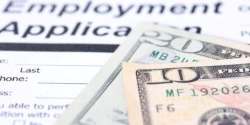 It's official - Florida to raise minimum wage to $14 an hour on Sept. 30 and millions of workers will benefit