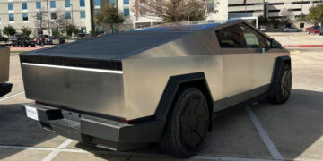 The owner of a Tesla Cybertruck discovers that it does not fit in his parking space, and Tesla threatens him with a $50,000 fine if he attempts to sell it within a year