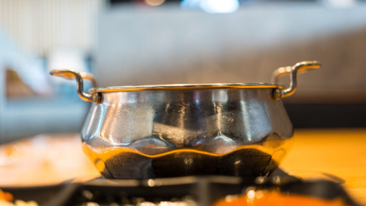 The FDA issues an urgent warning in the US—these kitchen utensils imported from India release lead into food and are already being sold in New York and Illinois