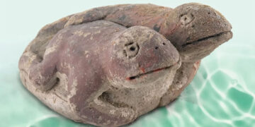 Shocking discovery in Peru—a 3,800-year-old figurine depicting two frogs joined together has been found, linked to the survival of the Caral civilization