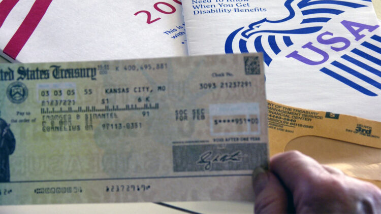 Goodbye to Social Security checks—starting in September 2025, thousands of beneficiaries will lose this historic method of payment and will have to adapt to a new form of payment