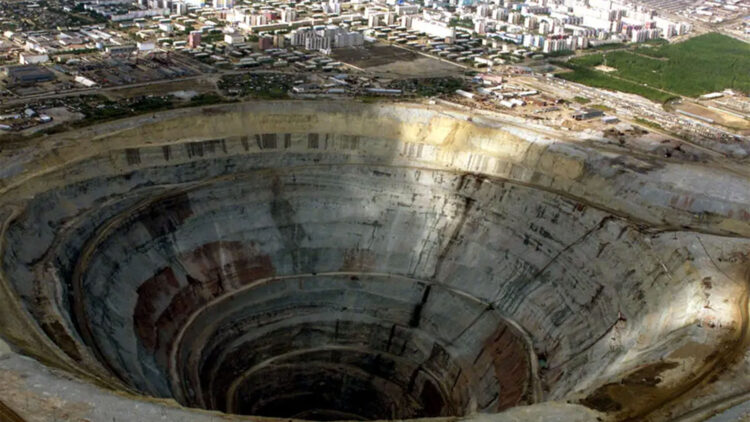 A journey to the center of the Earth—China drills more than 10 km into Shenditake 1 and reveals never-before-seen geological layers