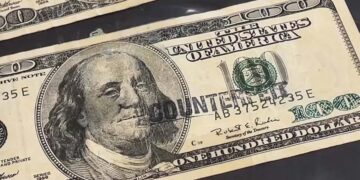 No more doubts about your banknotes—here's how apps that use your phone's camera and flashlight to detect counterfeits work