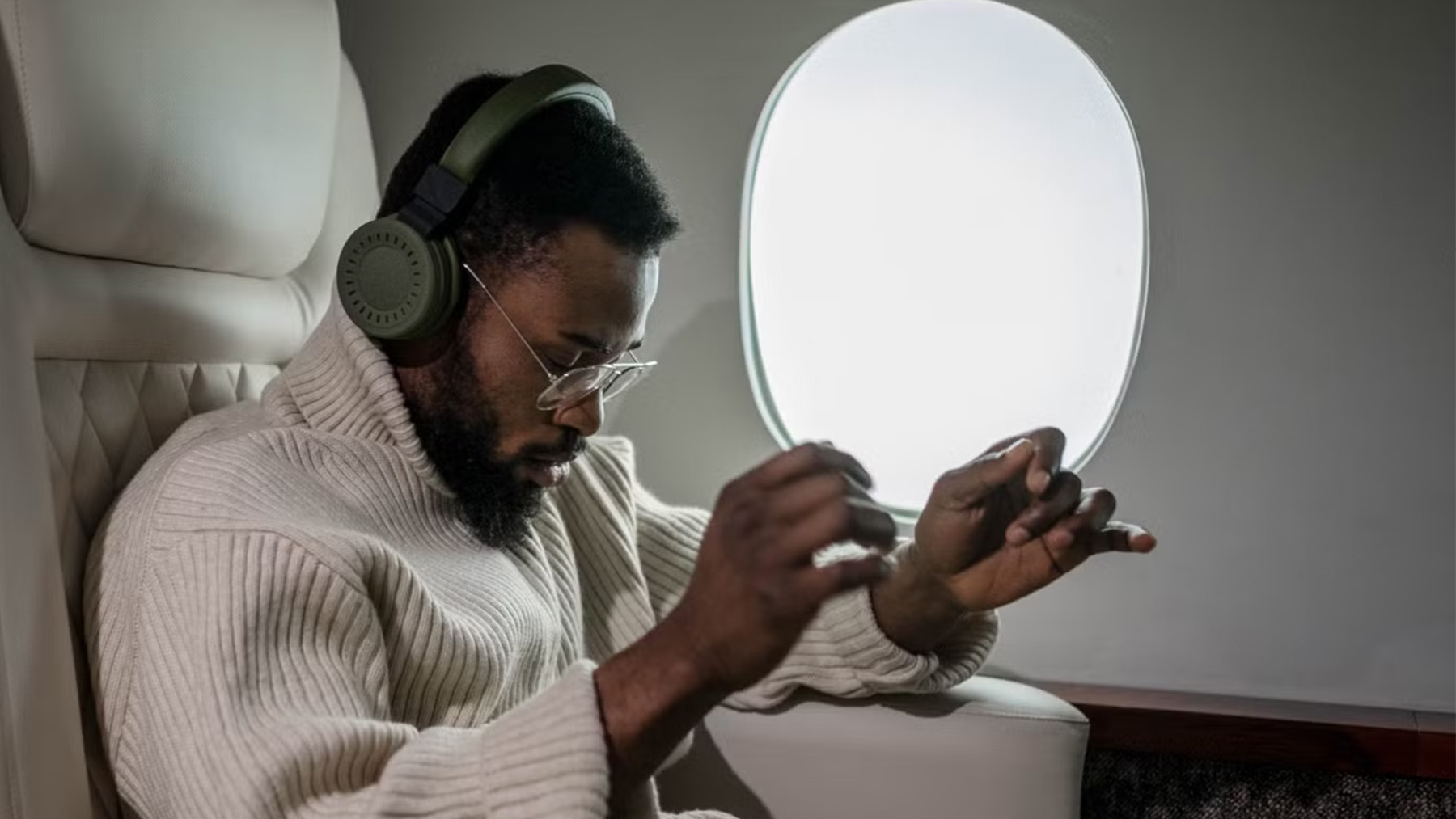 Listening to the same song over and over again is no coincidence—psychology reveals what it says about your mind and your deepest emotions