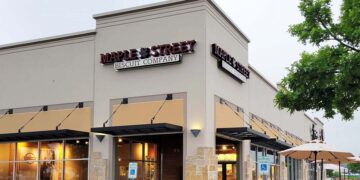 Final farewell—Maple Street Biscuit Company disappears in 2026 with 14 closures that shake Cracker Barrel