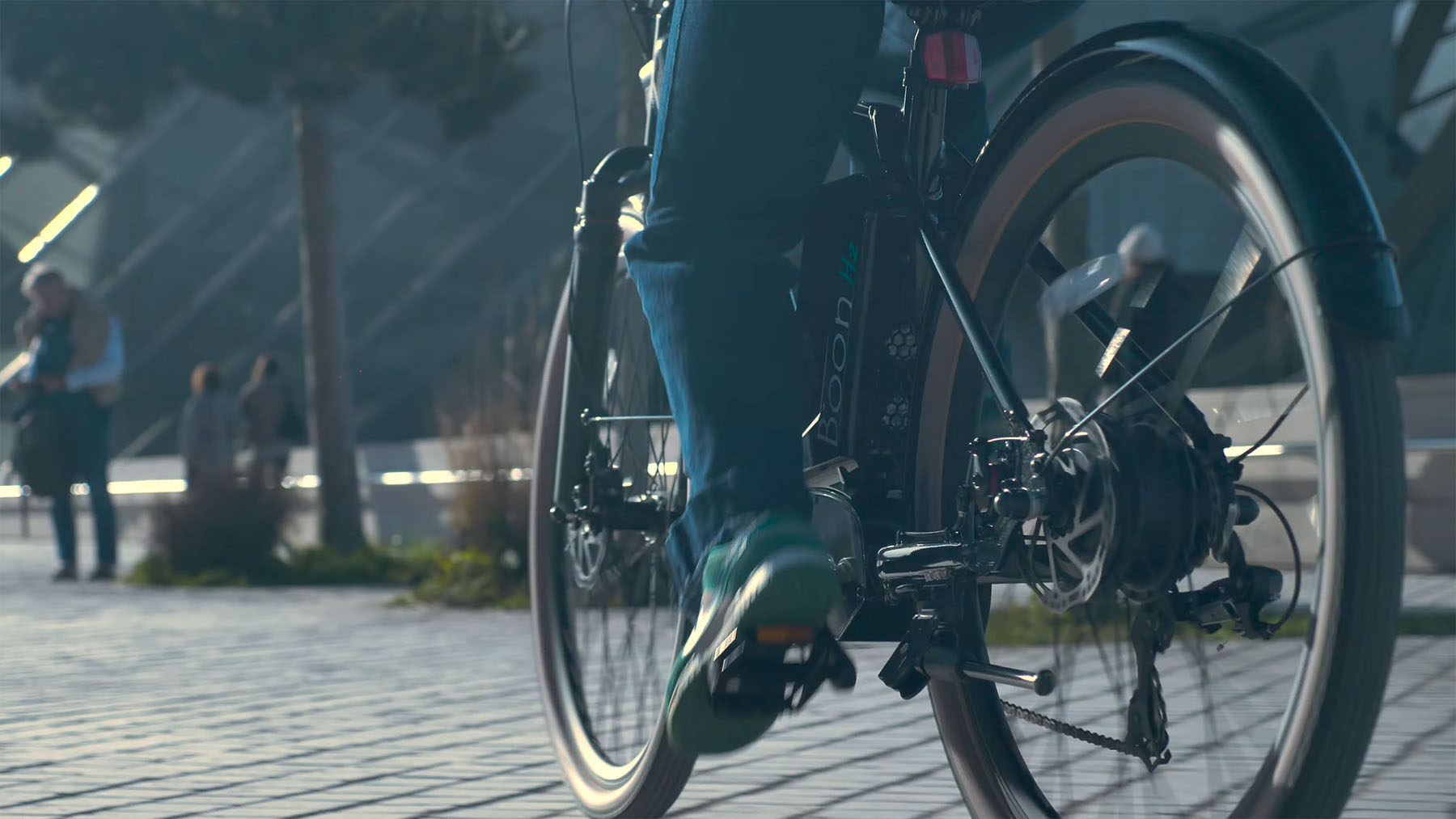 Goodbye to plugs—this is the new hydrogen e-bike that generates its own fuel at home and could change urban mobility forever