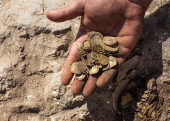 It's official—archeologists find hundreds of Celtic gold and silver coins that rewrite the history of the Iron Age