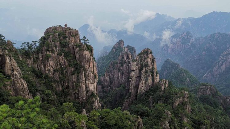 Confirmed—China manages to reduce CO₂ emissions by 400 million tons and now plans to transform polluted air into food for humans and animals