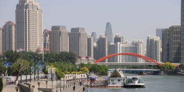 Confirmed—China manages to reduce CO₂ emissions by 400 million tons and now wants to “drink up the atmosphere” by turning it into food for humans and animals