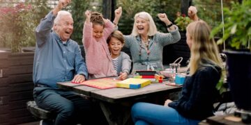The ideal game for families and grandparents—Jungle Speed combines laughter, reflexes, and cognitive stimulation