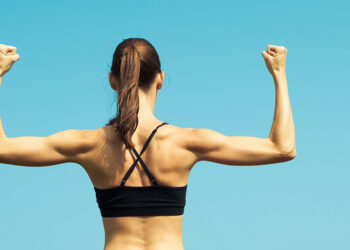 Confirmed—The simple trick to say goodbye to “bat wings” without going to the gym